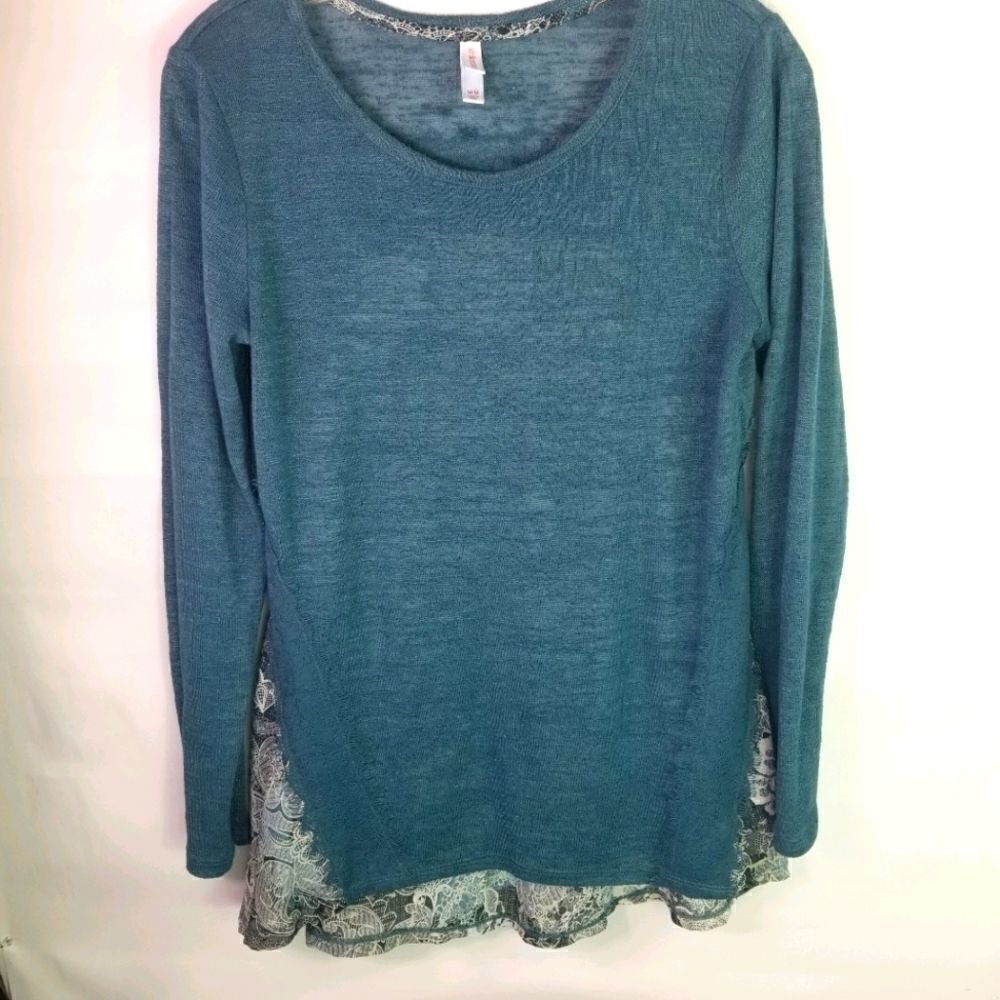 Xhileration long sleeve tee. Size M